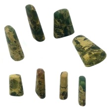 (자연석)옥녹석(유인)전각돌 길이 약1.5cm~2.5cm정도의 타원형